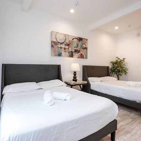 Modern Studio Gem: Perfect For Four Villa Los Angeles Bagian luar foto