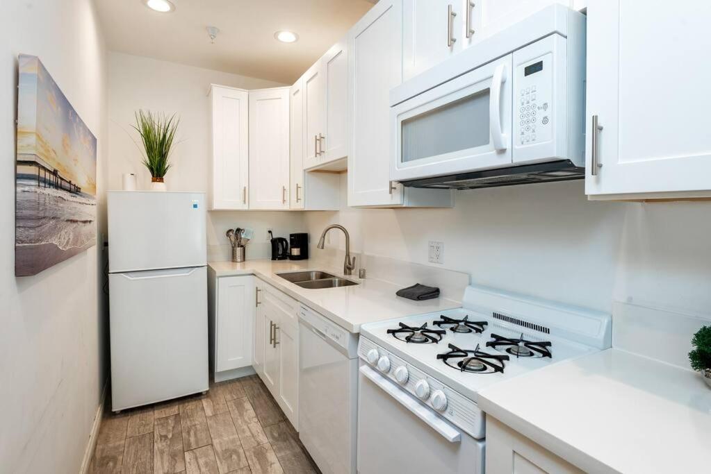 Modern Studio Gem: Perfect For Four Villa Los Angeles Bagian luar foto