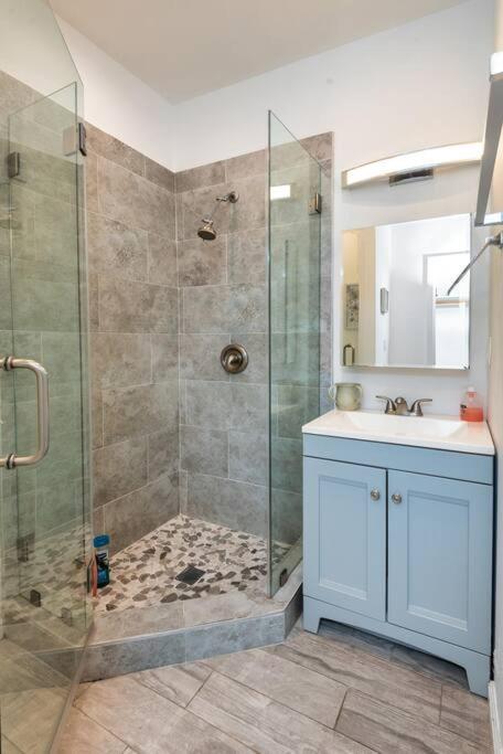 Modern Studio Gem: Perfect For Four Villa Los Angeles Bagian luar foto