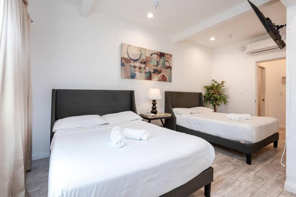 Modern Studio Gem: Perfect For Four Villa Los Angeles Bagian luar foto